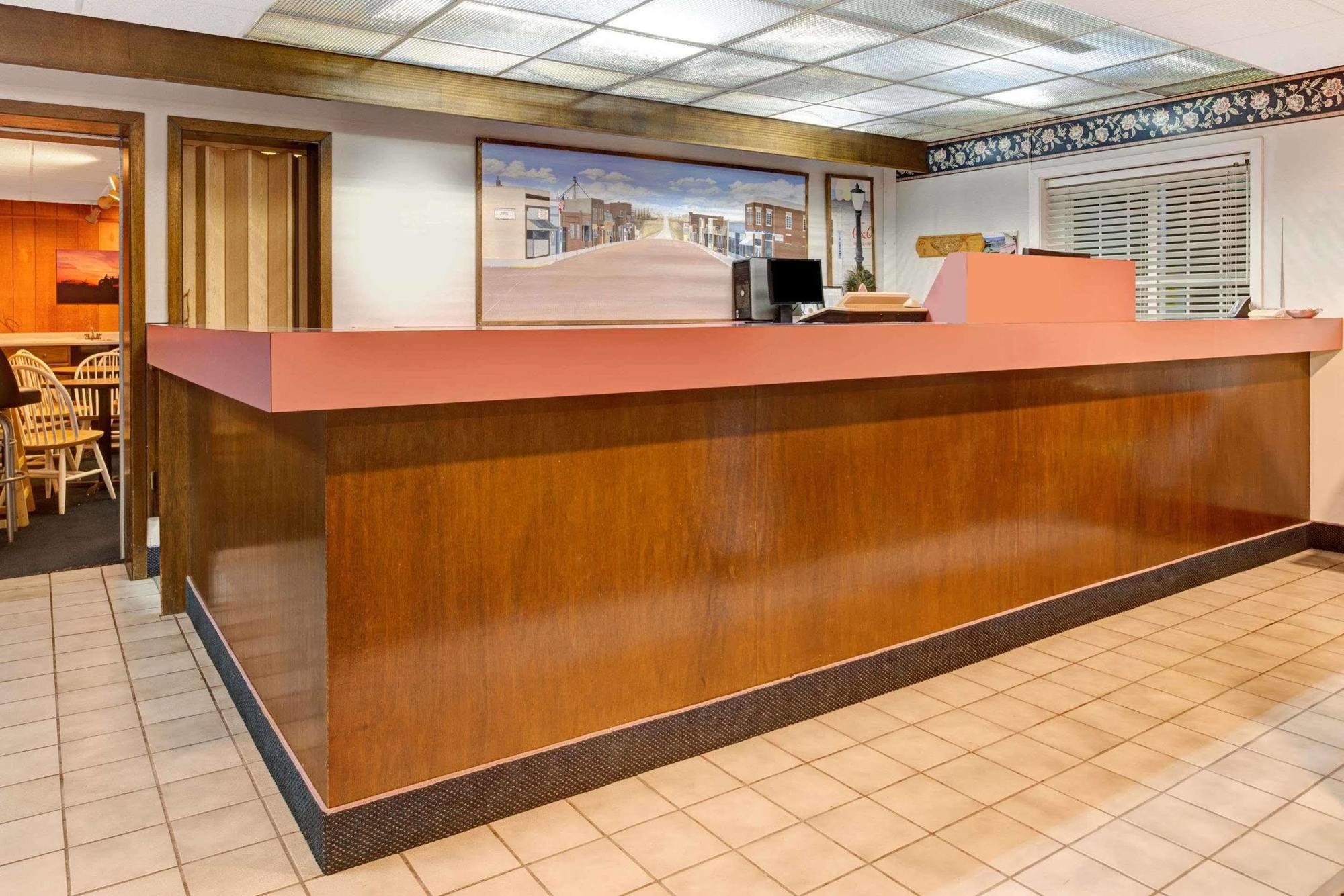 Super 8 By Wyndham Walnut Hotel Екстериор снимка