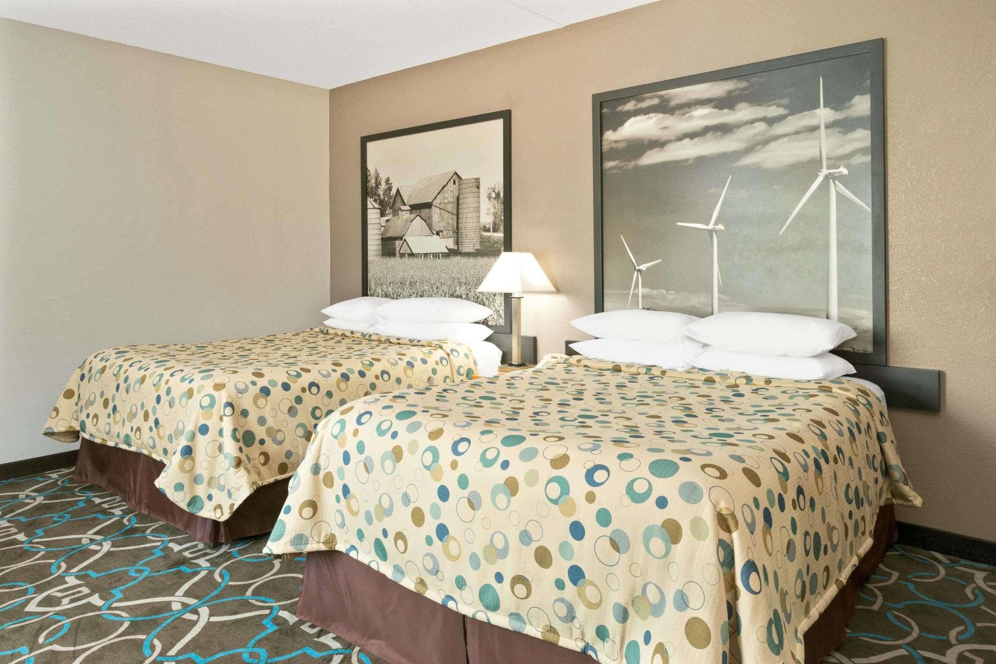 Super 8 By Wyndham Walnut Hotel Екстериор снимка