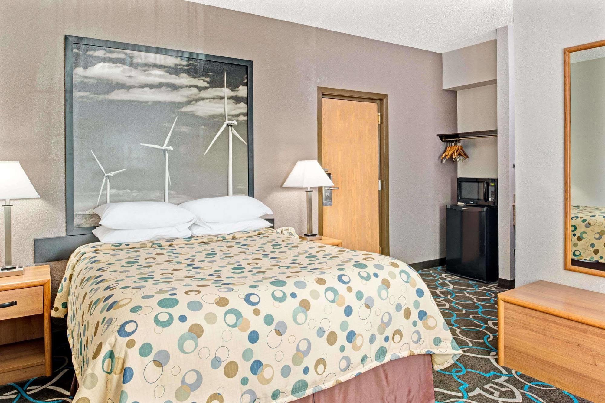 Super 8 By Wyndham Walnut Hotel Екстериор снимка